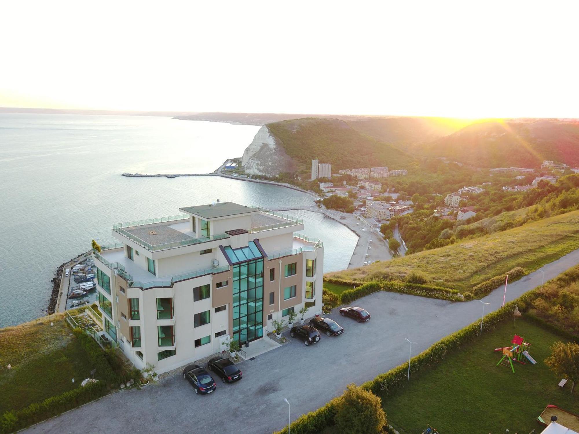 Calithea Complex Aparthotel Kavarna Bagian luar foto