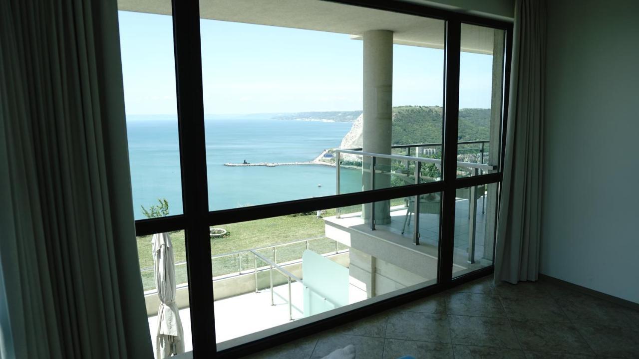 Calithea Complex Aparthotel Kavarna Bagian luar foto