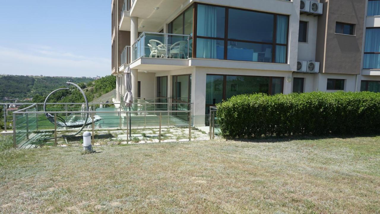 Calithea Complex Aparthotel Kavarna Bagian luar foto