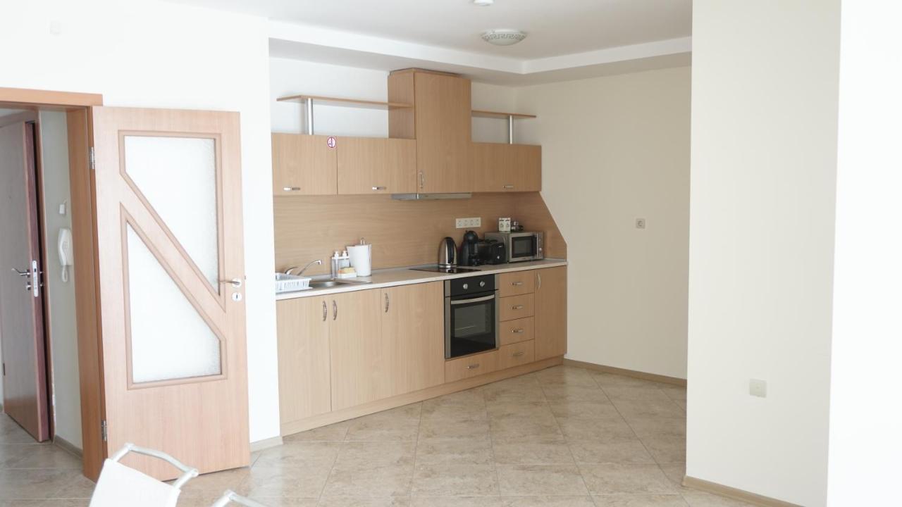 Calithea Complex Aparthotel Kavarna Bagian luar foto