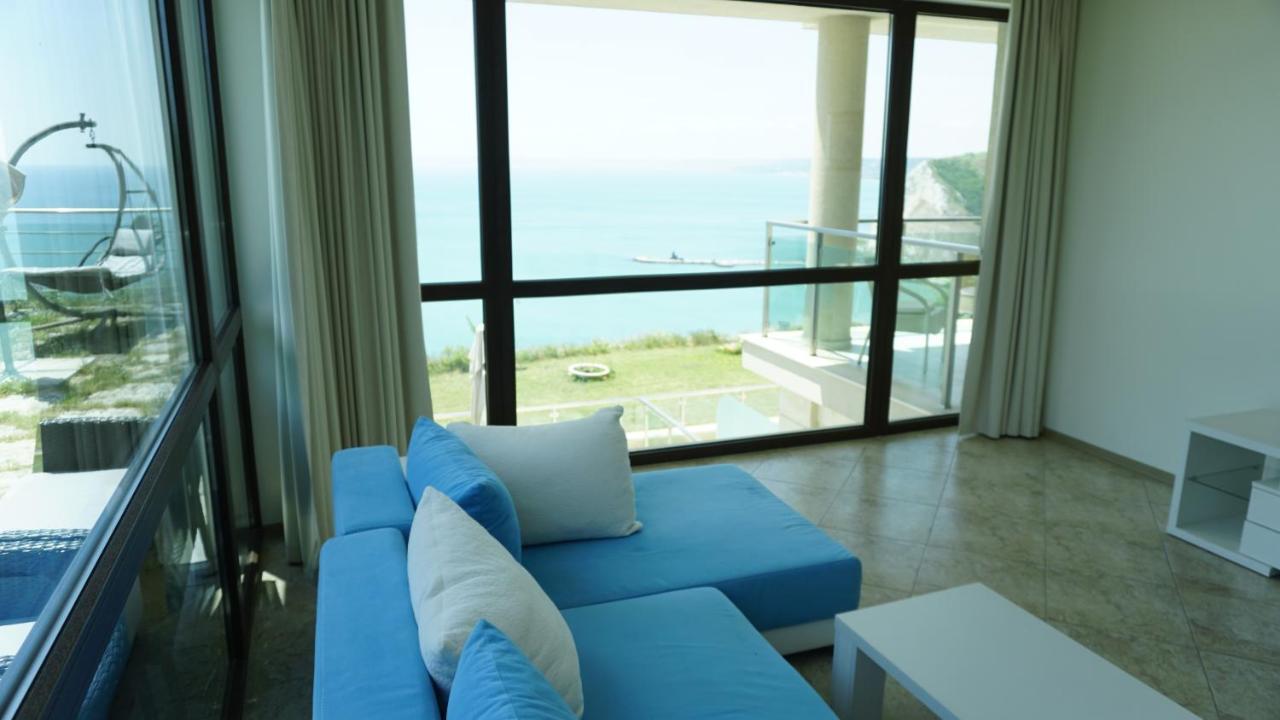 Calithea Complex Aparthotel Kavarna Bagian luar foto
