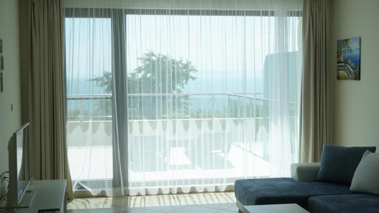 Calithea Complex Aparthotel Kavarna Bagian luar foto