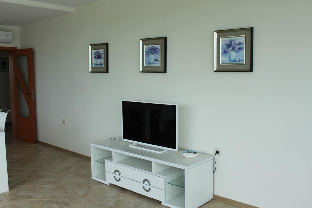 Calithea Complex Aparthotel Kavarna Bagian luar foto