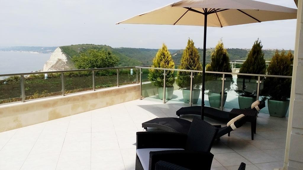 Calithea Complex Aparthotel Kavarna Bagian luar foto