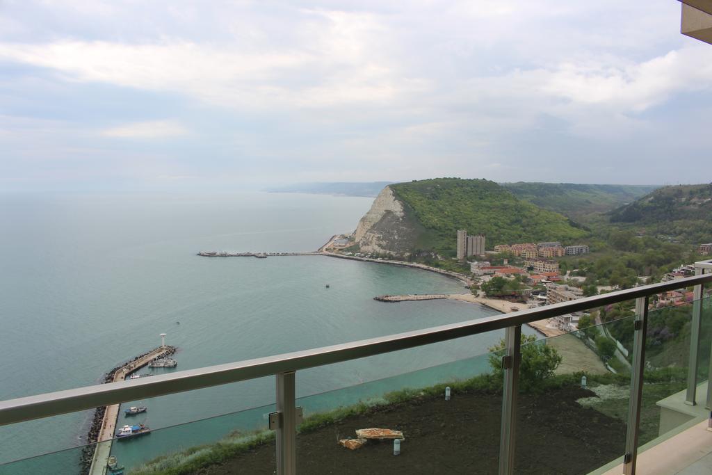 Calithea Complex Aparthotel Kavarna Bagian luar foto