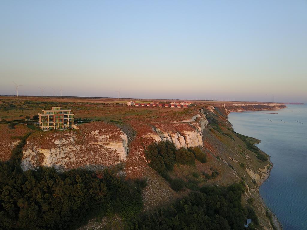 Calithea Complex Aparthotel Kavarna Bagian luar foto