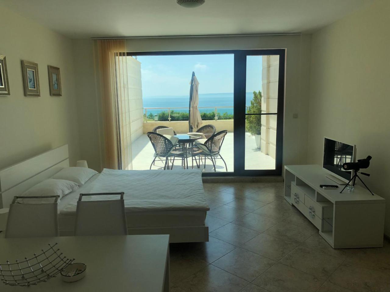 Calithea Complex Aparthotel Kavarna Bagian luar foto